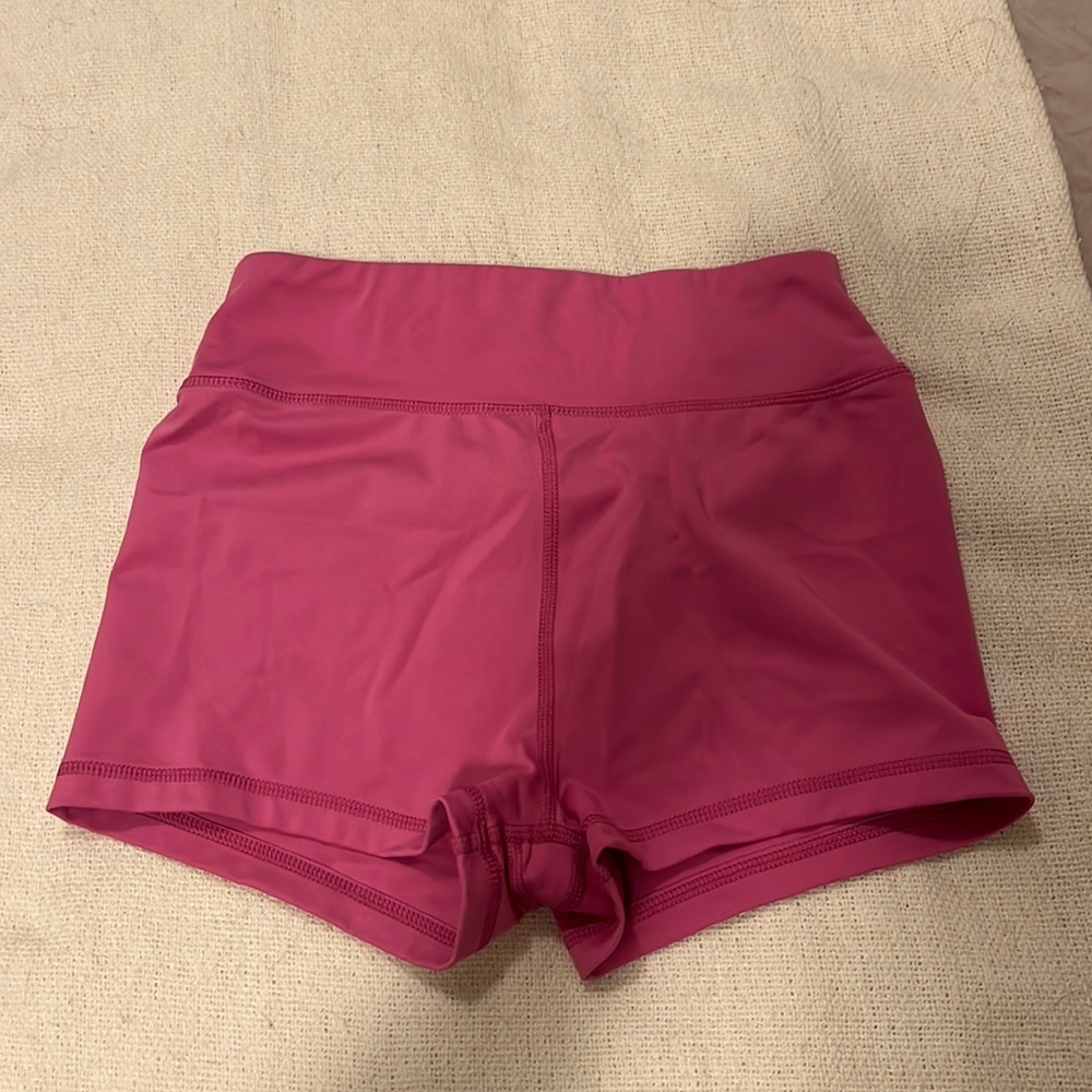American Eagle “The everything Shortie”